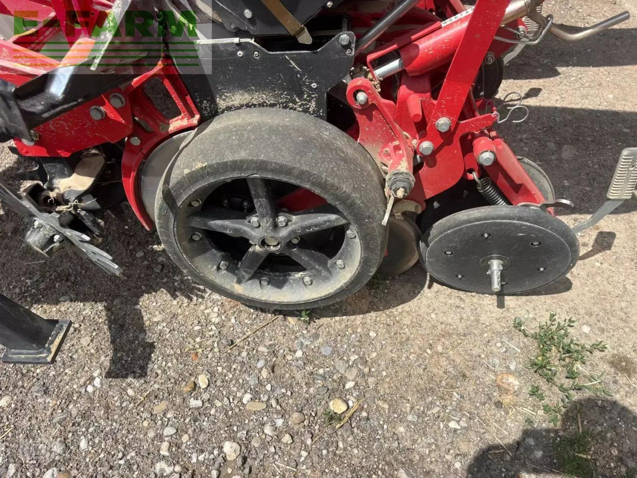 Kverneland optima v hdii - Precíziós vetőgép: 2 kép. Kverneland optima v hdii - Precíziós vetőgép: 2 kép.