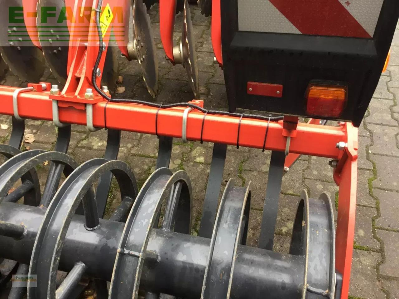 Kverneland qualidisc farmer 3001 - Tárcsás borona: 5 kép. Kverneland qualidisc farmer 3001 - Tárcsás borona: 5 kép.