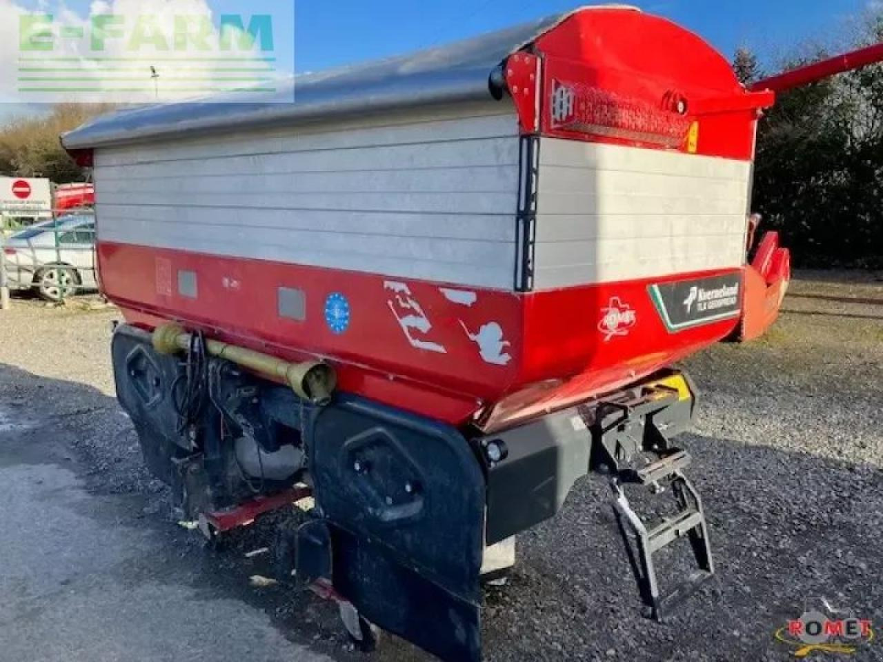 Kverneland tlx3900geospread - Műtrágyaszóró: 2 kép. Kverneland tlx3900geospread - Műtrágyaszóró: 2 kép.