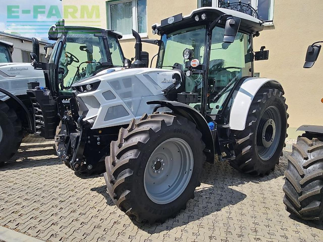 Lamborghini spark 125 - Traktor: 1 kép. Lamborghini spark 125 - Traktor: 1 kép.