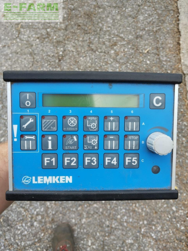 Lemken Saphir 7/300 DSB + Zirkon 8/300 - Kombinált vetőgép: 5 kép. Lemken Saphir 7/300 DSB + Zirkon 8/300 - Kombinált vetőgép: 5 kép.
