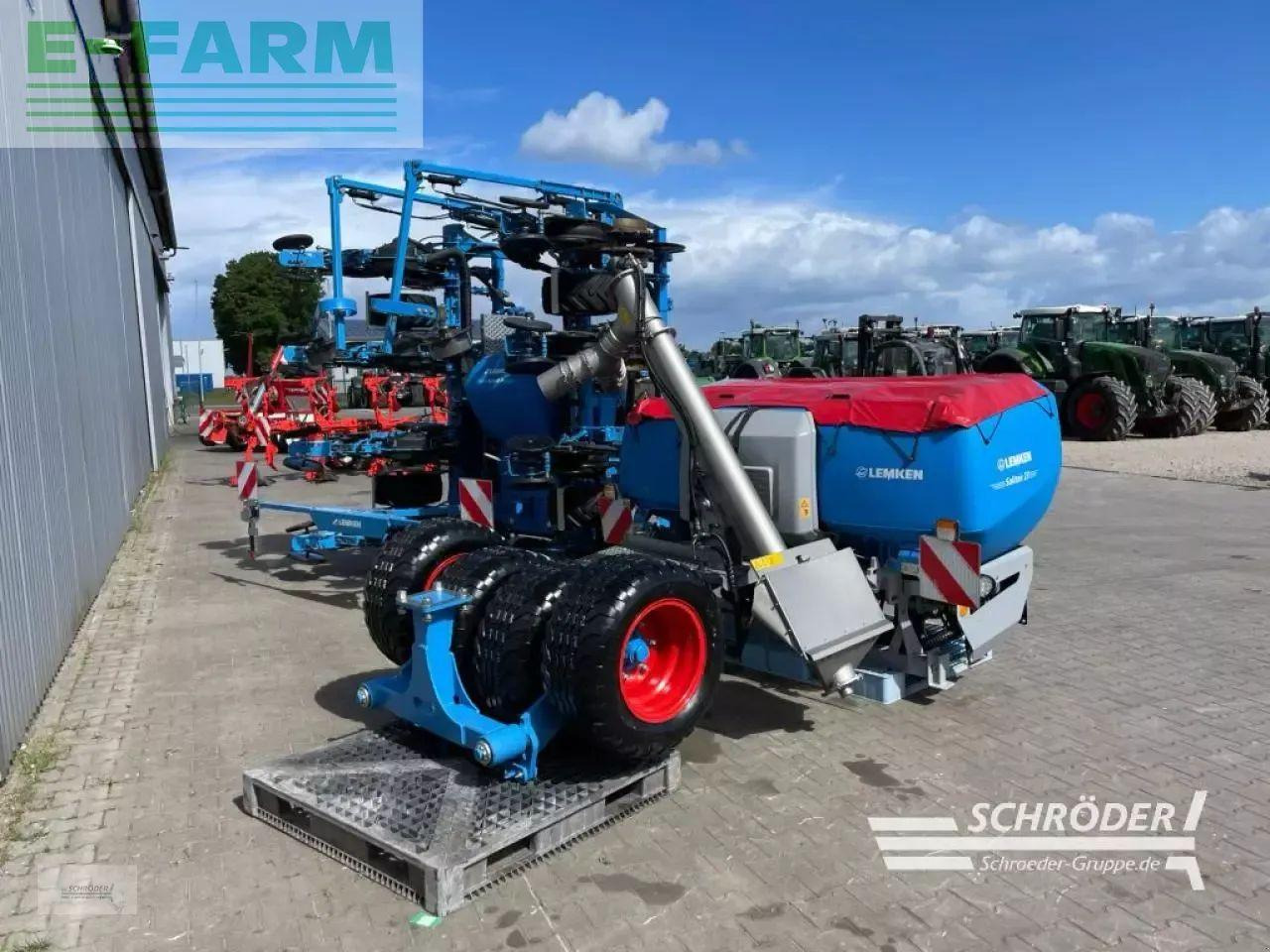Lemken azurit 9/8.75 k d + solitair 23/1900 - Kombinált vetőgép: 4 kép. Lemken azurit 9/8.75 k d + solitair 23/1900 - Kombinált vetőgép: 4 kép.