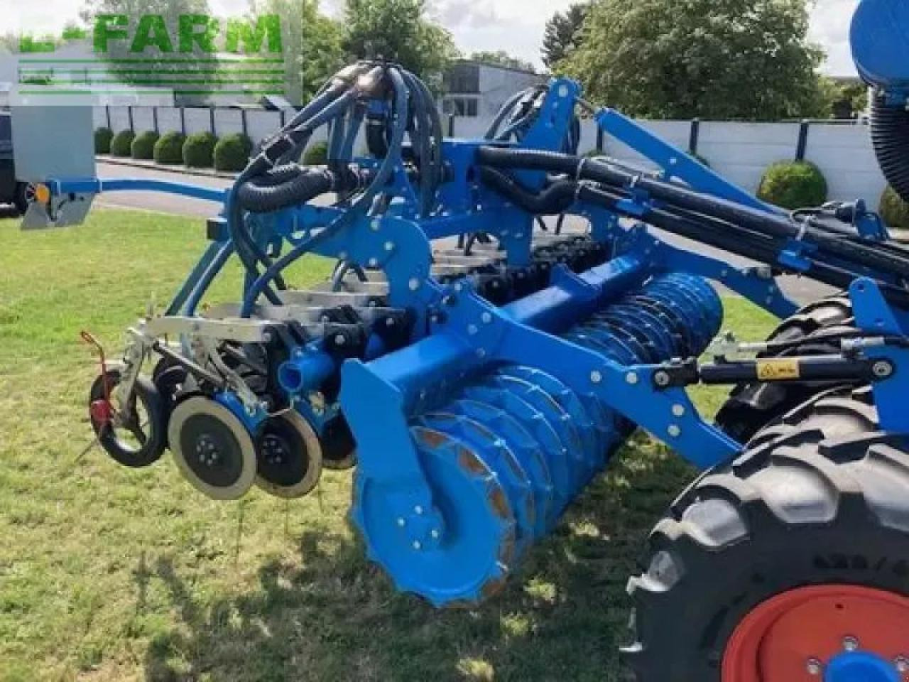 Lemken compact-solitair 9/300 h 125 - Szemenkénti vetőgép: 4 kép. Lemken compact-solitair 9/300 h 125 - Szemenkénti vetőgép: 4 kép.