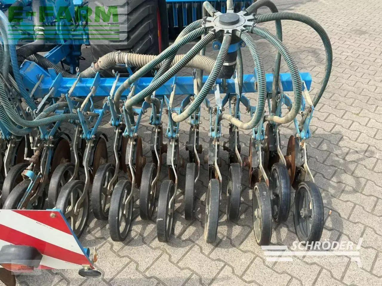 Lemken heliodor 8/500 ka + solitair 9 - Kombinált vetőgép: 4 kép. Lemken heliodor 8/500 ka + solitair 9 - Kombinált vetőgép: 4 kép.