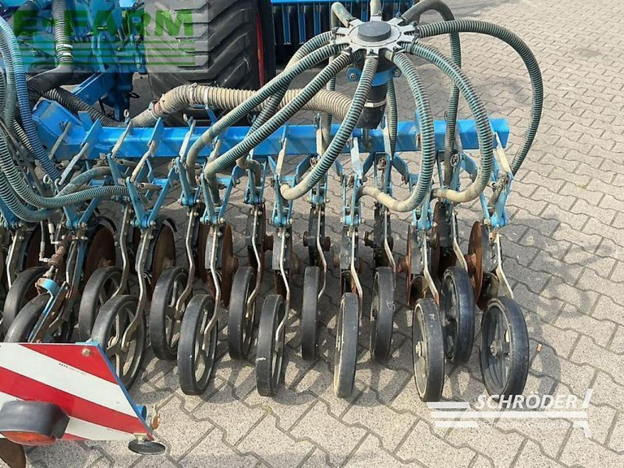 Lemken heliodor 8/500 ka + solitair 9 - Szemenkénti vetőgép: 4 kép. Lemken heliodor 8/500 ka + solitair 9 - Szemenkénti vetőgép: 4 kép.