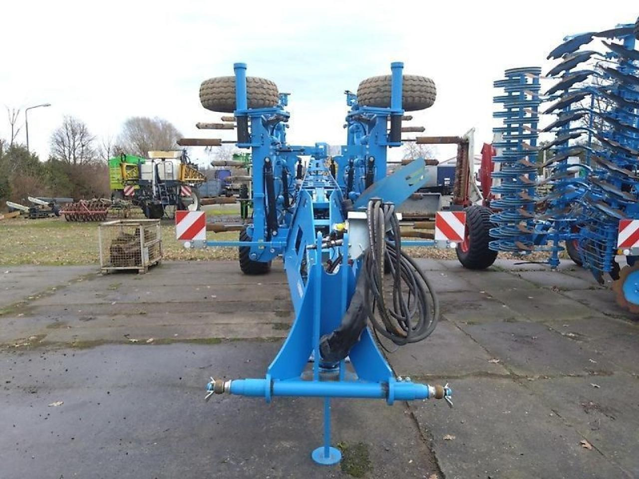 Lemken karat 12/500 kua - Kultivátor: 2 kép. Lemken karat 12/500 kua - Kultivátor: 2 kép.