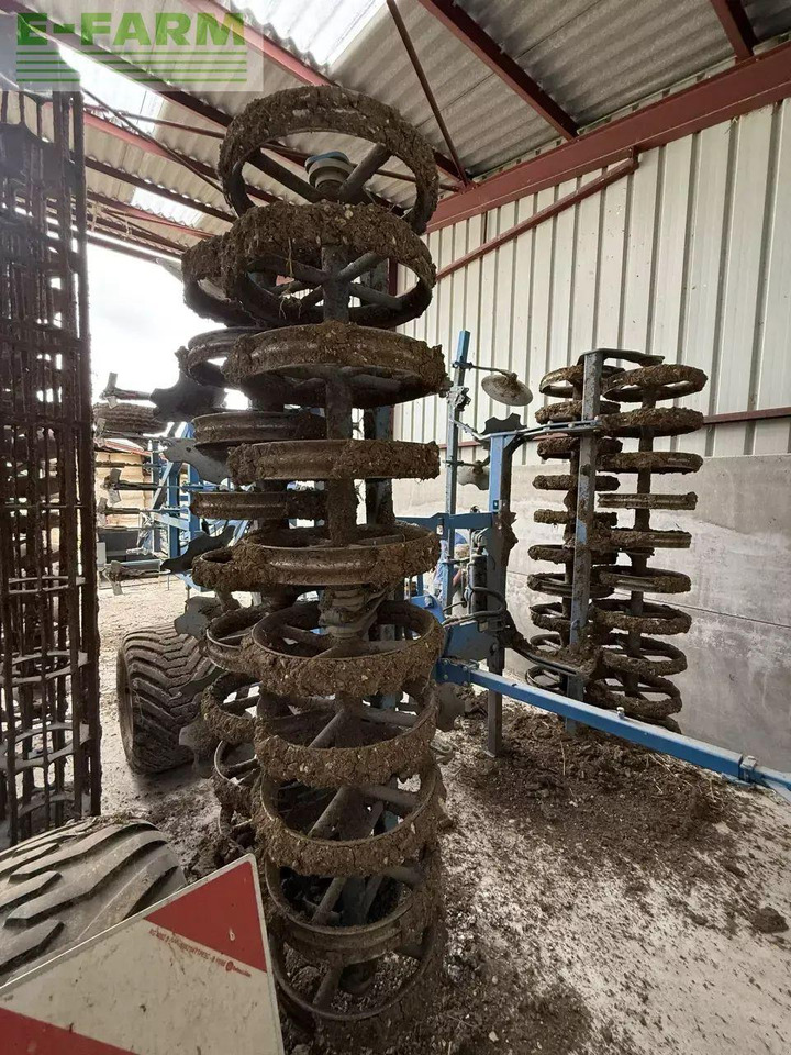 Lemken karat 9 - Kultivátor: 4 kép. Lemken karat 9 - Kultivátor: 4 kép.