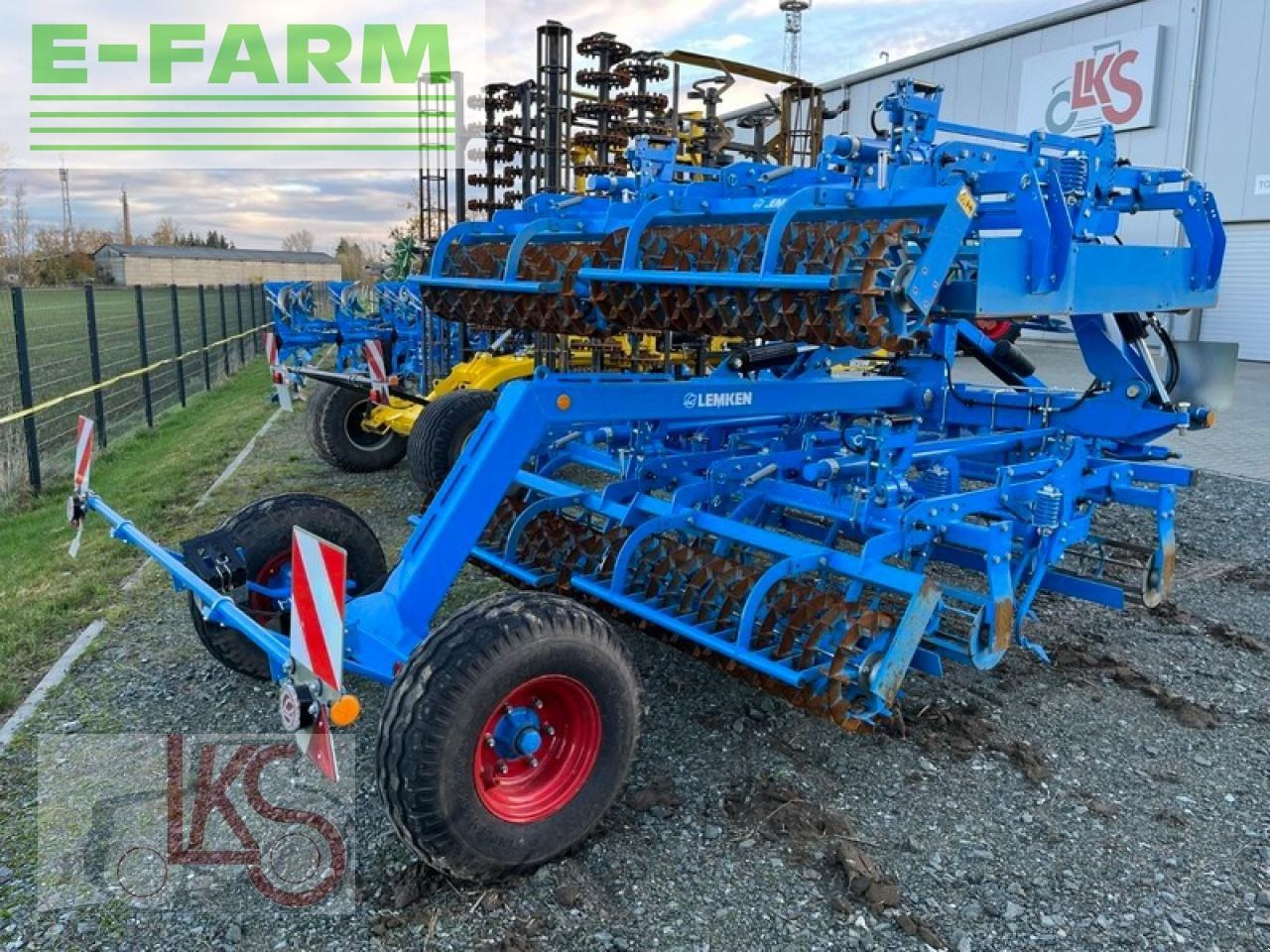 Lemken kompaktor k600a - Kombinált vetőgép: 3 kép. Lemken kompaktor k600a - Kombinált vetőgép: 3 kép.