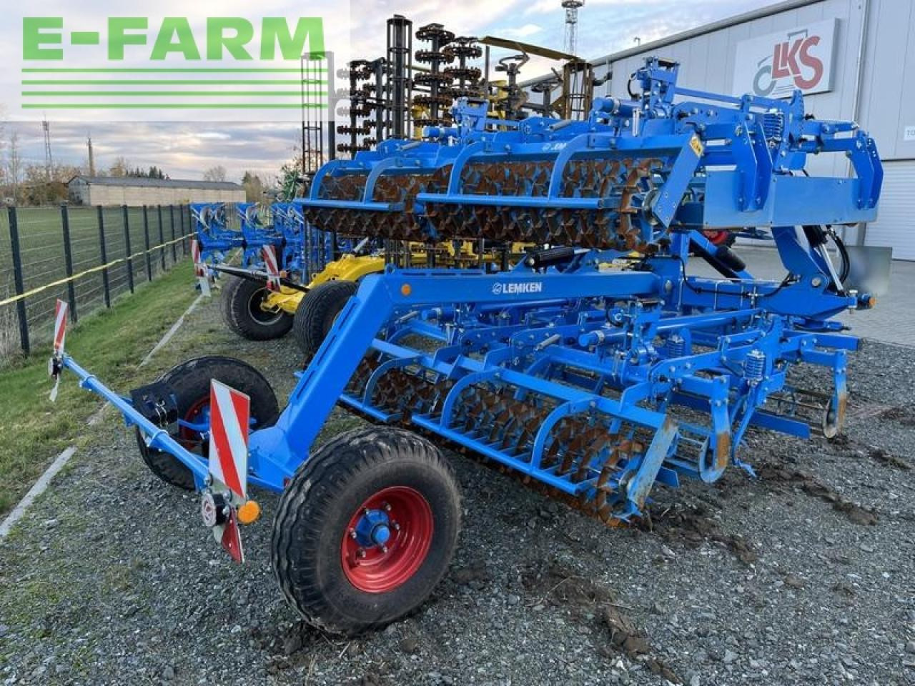 Lemken kompaktor k600a - Kombinált vetőgép: 3 kép. Lemken kompaktor k600a - Kombinált vetőgép: 3 kép.