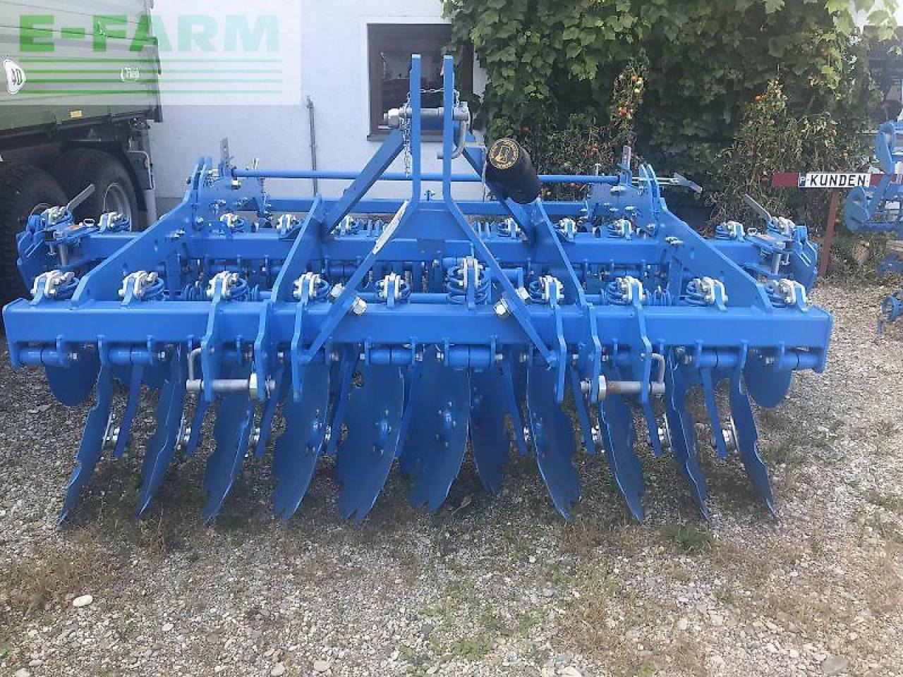 Lemken rubin 10/300 u - Tárcsás borona: 2 kép. Lemken rubin 10/300 u - Tárcsás borona: 2 kép.