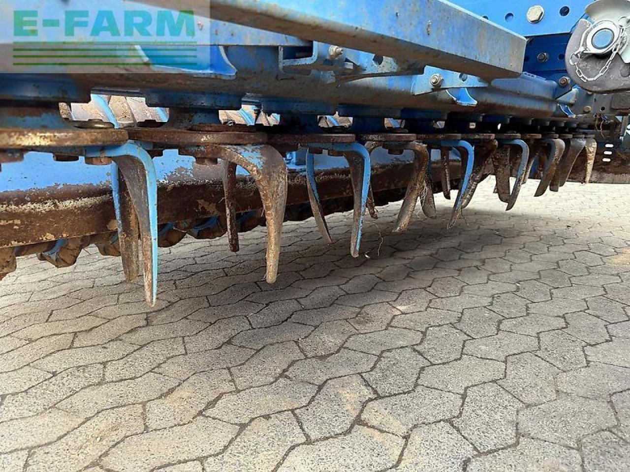 Lemken solitär 8/300 + zirkon 8 - Szemenkénti vetőgép: 5 kép. Lemken solitär 8/300 + zirkon 8 - Szemenkénti vetőgép: 5 kép.