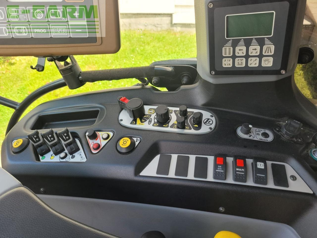 Lindner lintrac 100 (stufe 5) 4rad-lenkung - Traktor: 3 kép. Lindner lintrac 100 (stufe 5) 4rad-lenkung - Traktor: 3 kép.