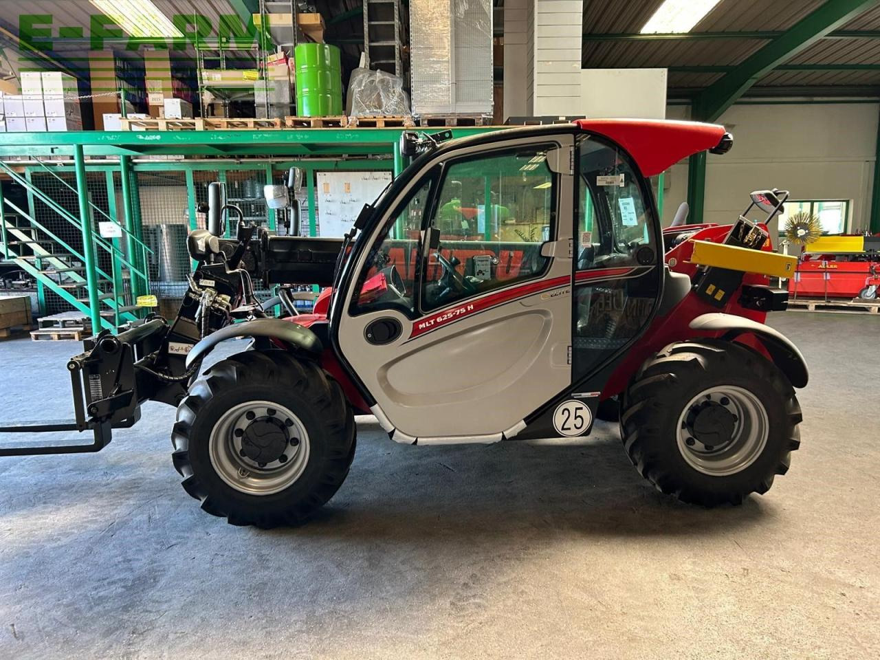 Manitou MLT625 Elite - Teleszkópos rakodó: 2 kép. Manitou MLT625 Elite - Teleszkópos rakodó: 2 kép.