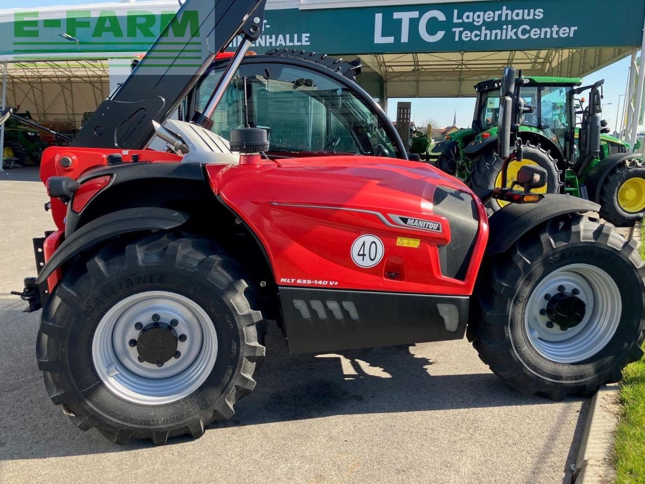 Manitou MLT635 - Teleszkópos rakodó: 4 kép. Manitou MLT635 - Teleszkópos rakodó: 4 kép.