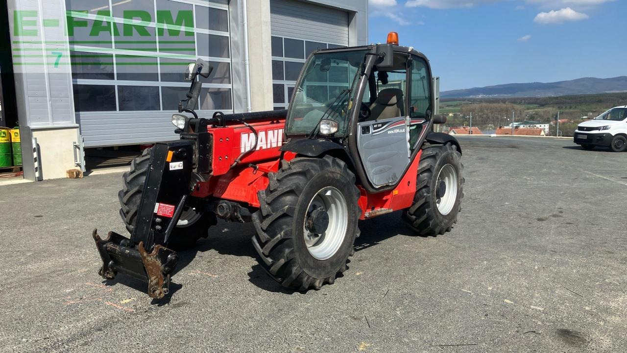 Manitou MT 932 - Teleszkópos rakodó: 1 kép. Manitou MT 932 - Teleszkópos rakodó: 1 kép.