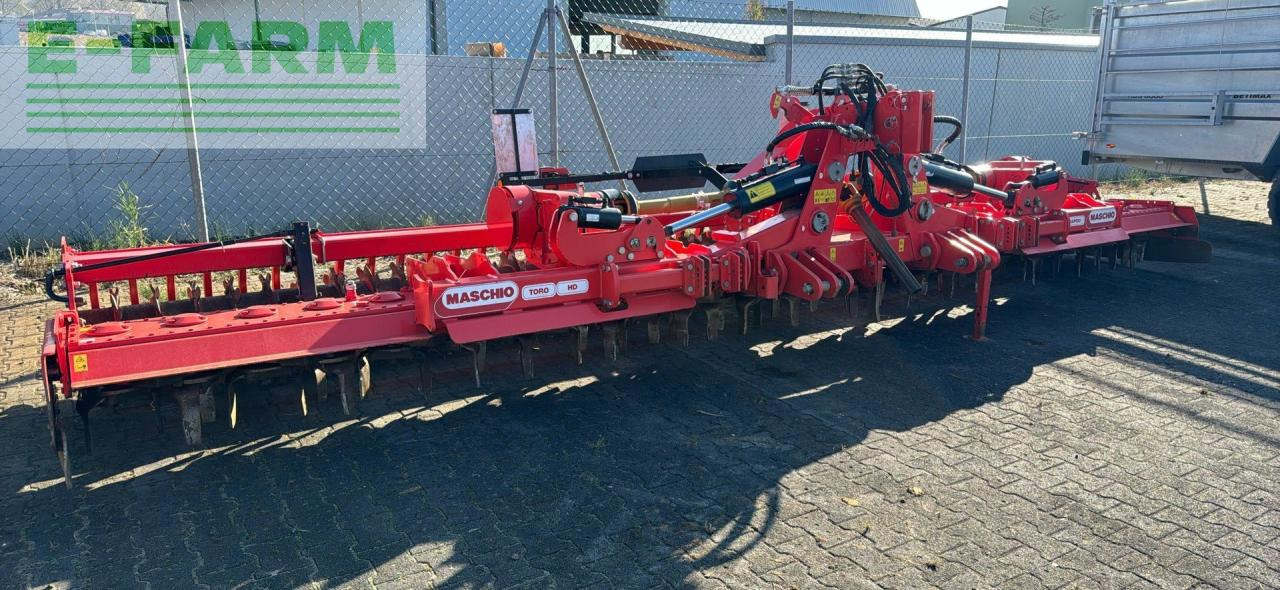 Maschio Toro 7000 - Talajművelő gep: 4 kép. Maschio Toro 7000 - Talajművelő gep: 4 kép.