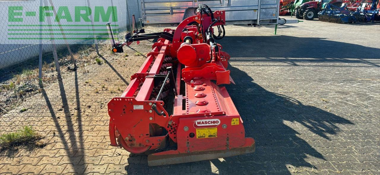 Maschio Toro 7000 - Talajművelő gep: 5 kép. Maschio Toro 7000 - Talajművelő gep: 5 kép.