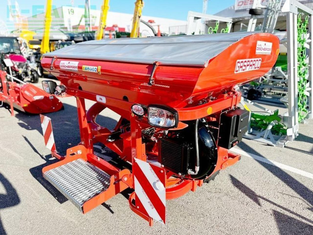 Maschio /gaspardo säkombination 5 m klappbar / fronttank - Kombinált vetőgép: 2 kép. Maschio /gaspardo säkombination 5 m klappbar / fronttank - Kombinált vetőgép: 2 kép.