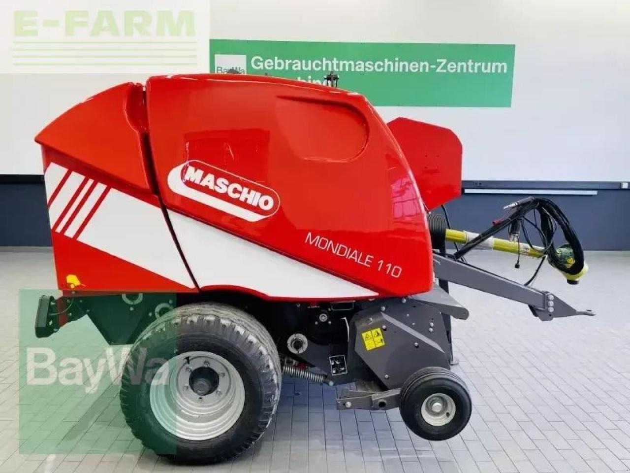 Maschio mondiale 110 - Kocka bálázó: 4 kép. Maschio mondiale 110 - Kocka bálázó: 4 kép.