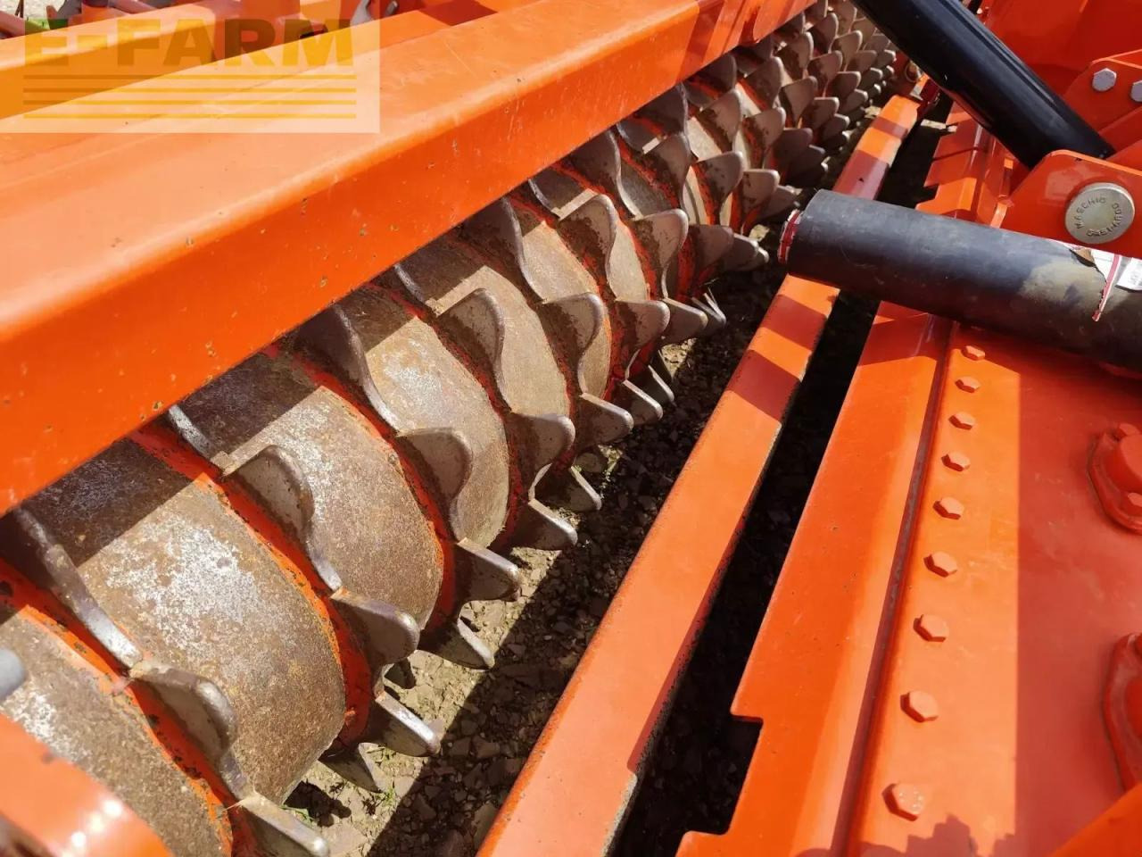 Maschio rapido dmr 3000 + nina 300 - Kombinált vetőgép: 4 kép. Maschio rapido dmr 3000 + nina 300 - Kombinált vetőgép: 4 kép.