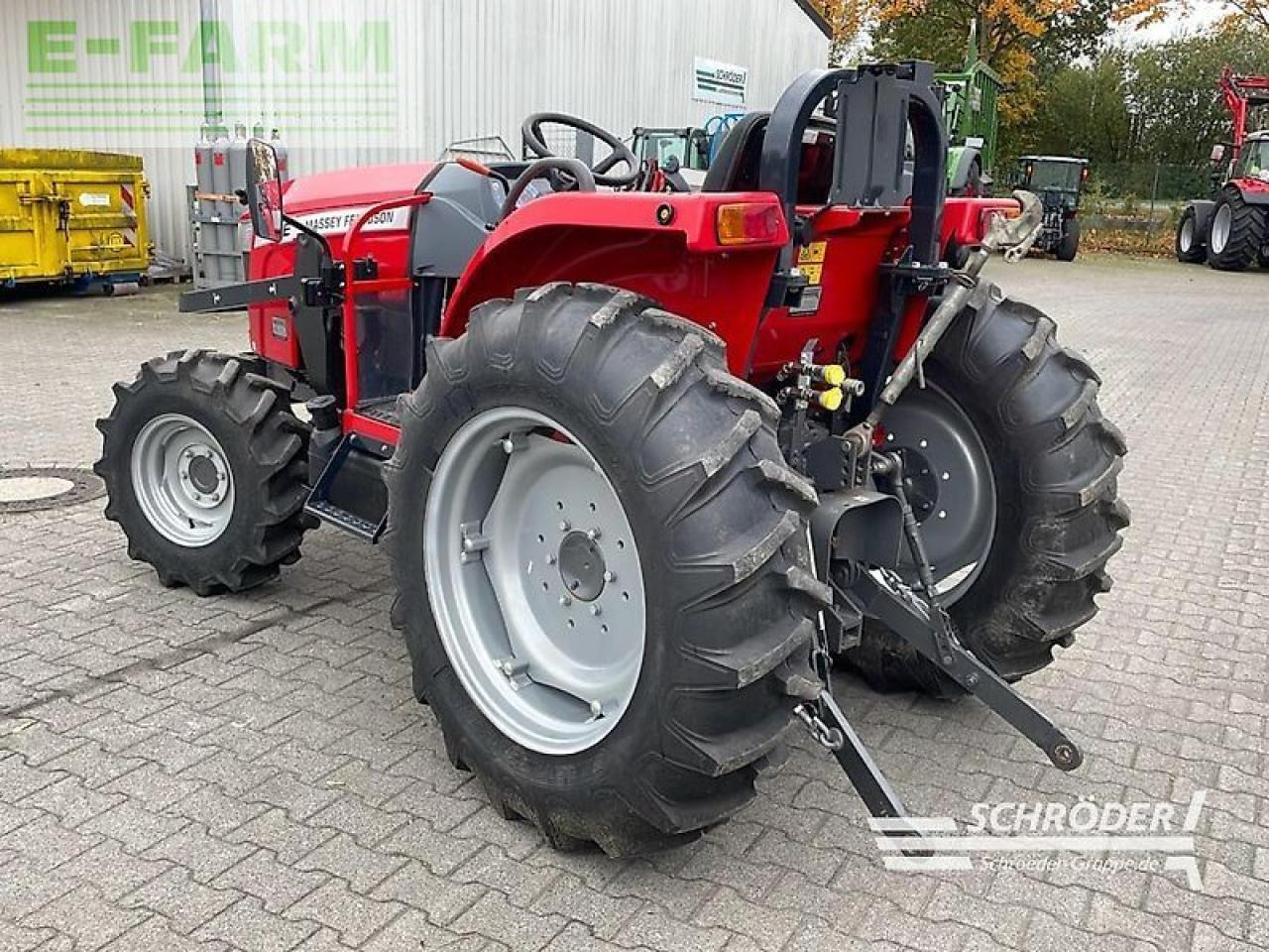 Massey Ferguson 1755e mp - Traktor: 4 kép. Massey Ferguson 1755e mp - Traktor: 4 kép.