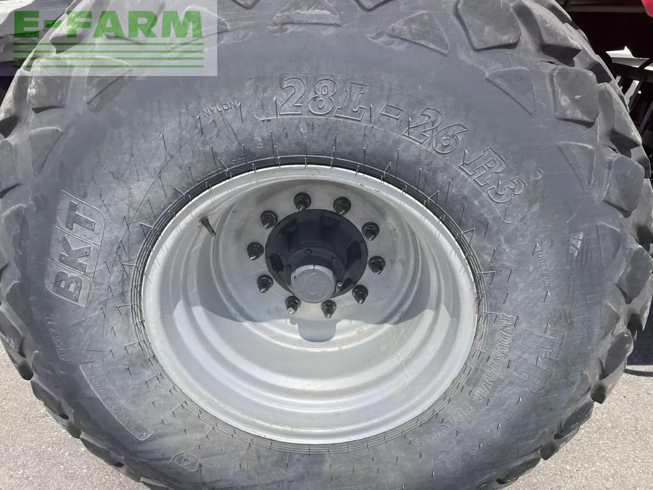 Massey Ferguson 2190 - Kocka bálázó: 5 kép. Massey Ferguson 2190 - Kocka bálázó: 5 kép.