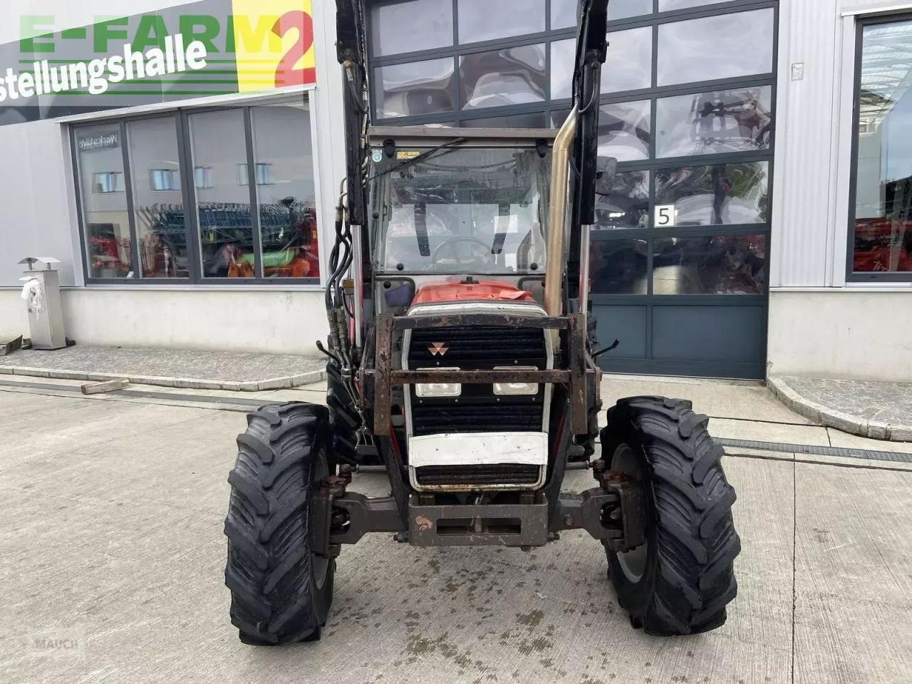 Massey Ferguson 340 - Traktor: 2 kép. Massey Ferguson 340 - Traktor: 2 kép.