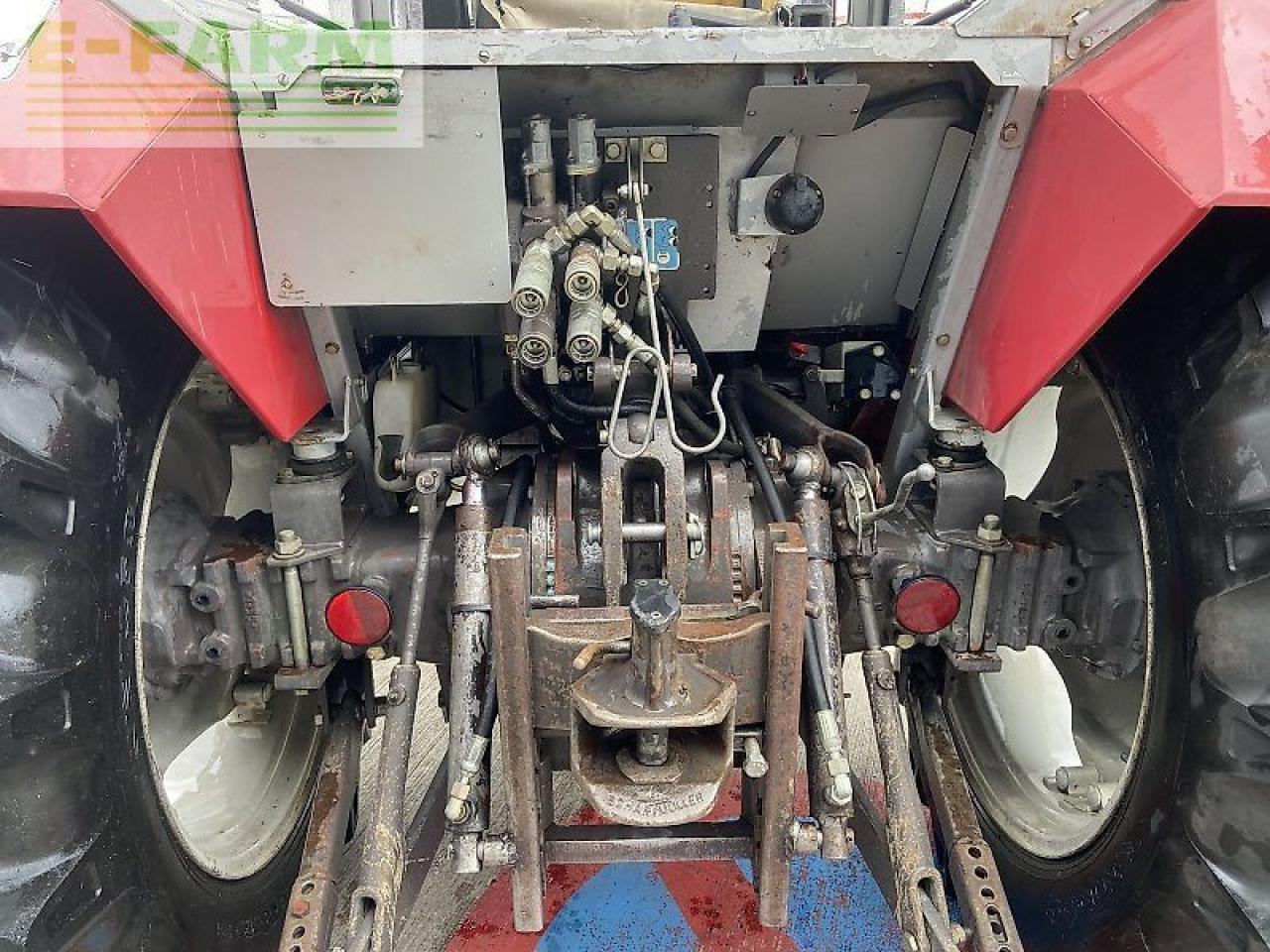 Traktor Massey Ferguson 340: 8 kép. Traktor Massey Ferguson 340: 8 kép.