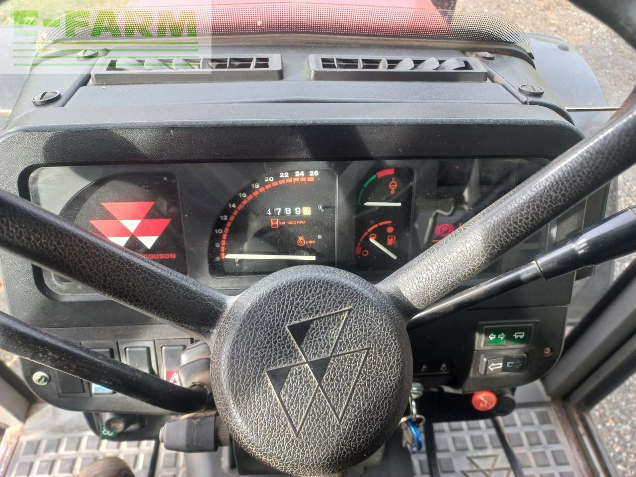 Massey Ferguson 362-4 - Traktor: 5 kép. Massey Ferguson 362-4 - Traktor: 5 kép.