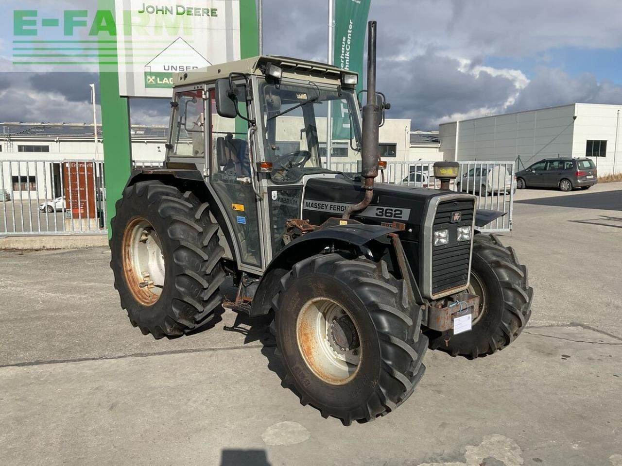 Massey Ferguson 362 - Traktor: 2 kép. Massey Ferguson 362 - Traktor: 2 kép.