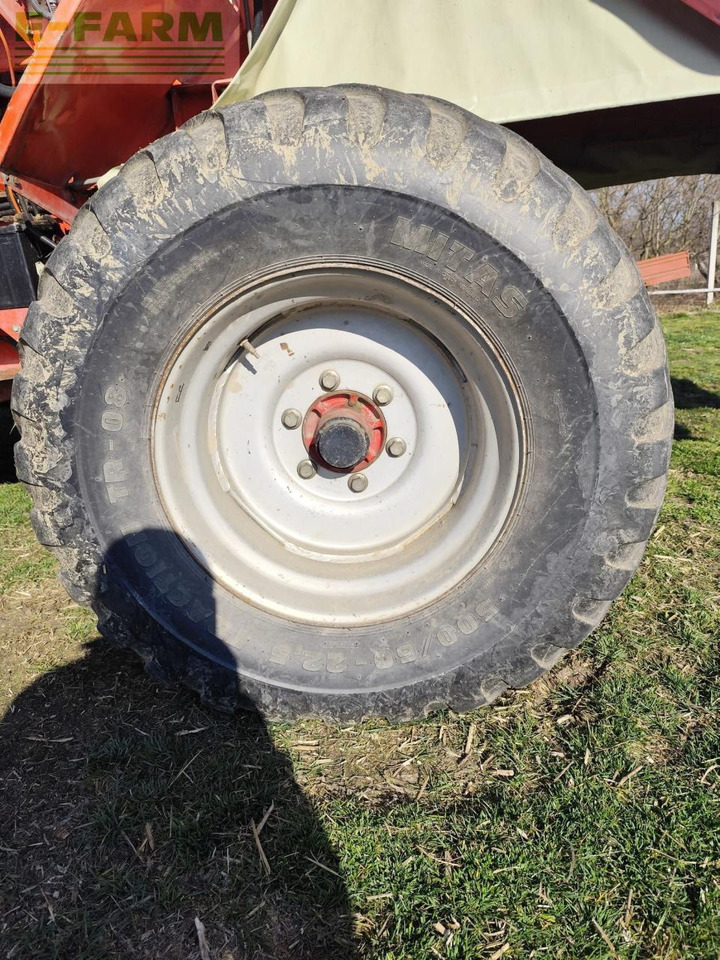 Kombájn Massey Ferguson 38: 7 kép.