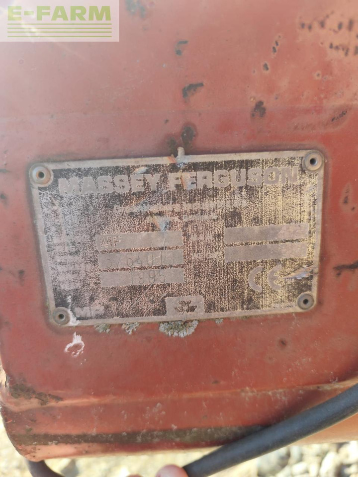 Kombájn Massey Ferguson 38: 8 kép.