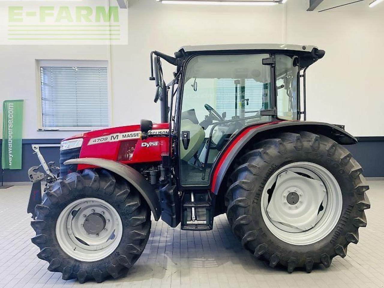 Traktor Massey Ferguson 4709 m dyna-2 essential: 9 kép. Traktor Massey Ferguson 4709 m dyna-2 essential: 9 kép.