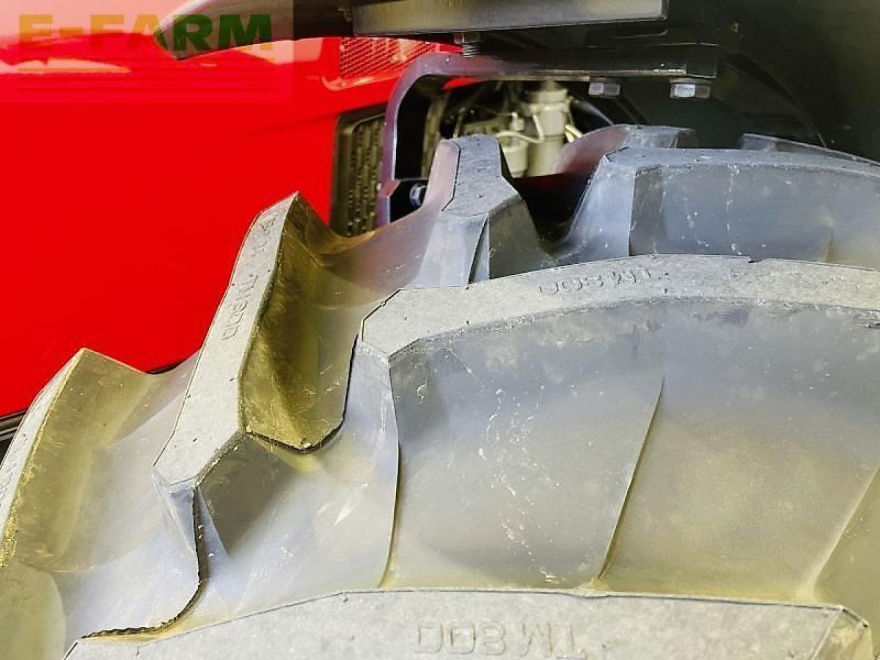 Traktor Massey Ferguson 4709 m dyna-2 essential: 12 kép. Traktor Massey Ferguson 4709 m dyna-2 essential: 12 kép.