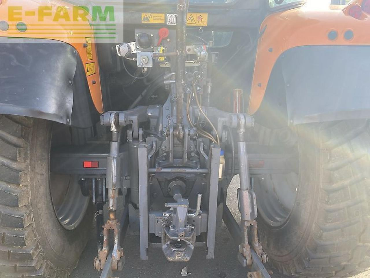 Massey Ferguson 5435 top zustand - Traktor: 5 kép. Massey Ferguson 5435 top zustand - Traktor: 5 kép.