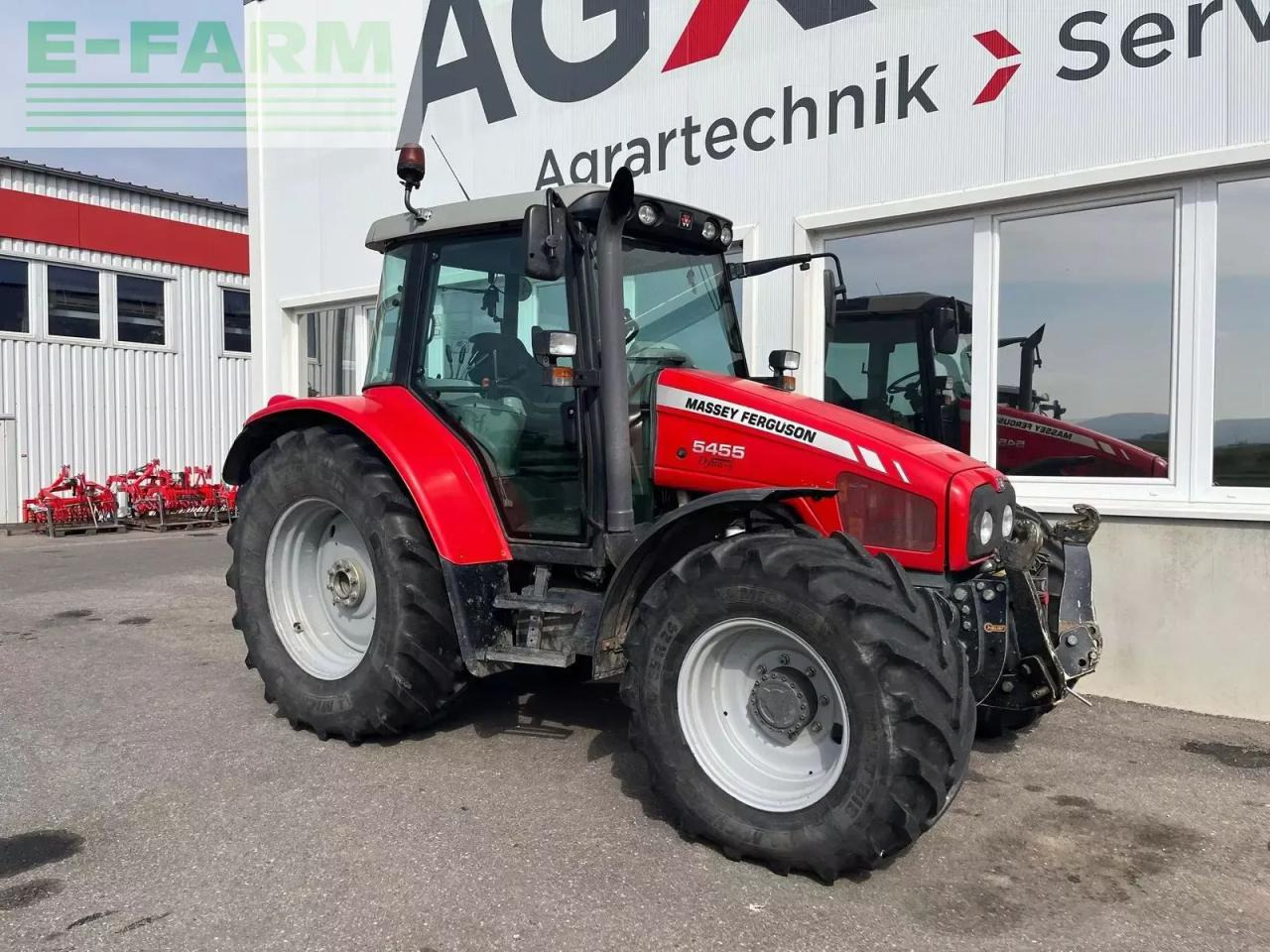 Massey Ferguson 5455-4 standard Standard - Traktor: 1 kép. Massey Ferguson 5455-4 standard Standard - Traktor: 1 kép.