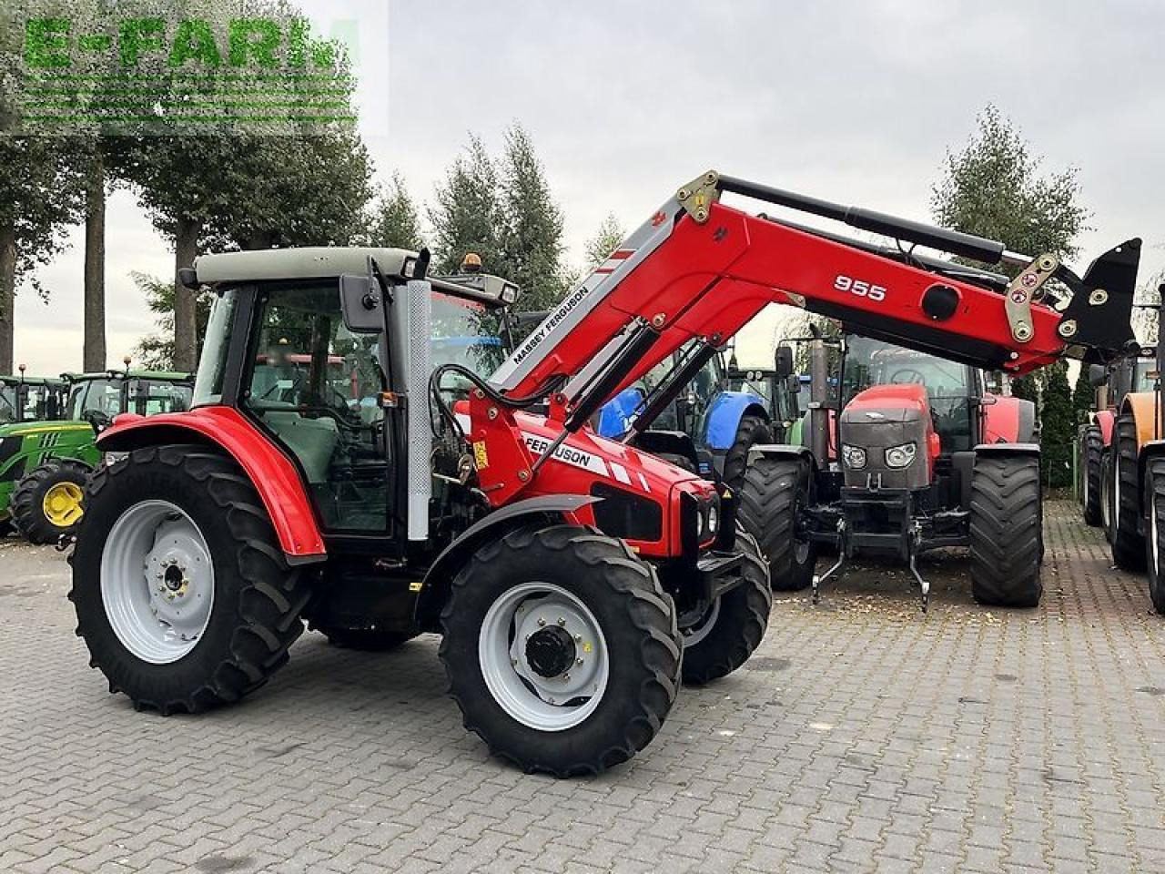 Massey Ferguson 5455 dyna-4 + massey ferguson 955 - Traktor: 4 kép. Massey Ferguson 5455 dyna-4 + massey ferguson 955 - Traktor: 4 kép.