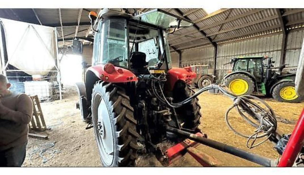 Massey Ferguson 5460 - Traktor: 2 kép. Massey Ferguson 5460 - Traktor: 2 kép.