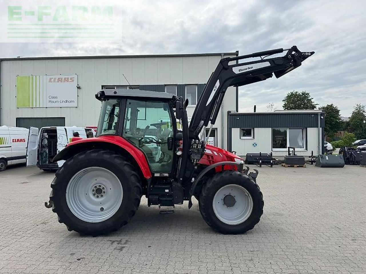 Massey Ferguson 5613 dyna-6 - Traktor: 2 kép. Massey Ferguson 5613 dyna-6 - Traktor: 2 kép.