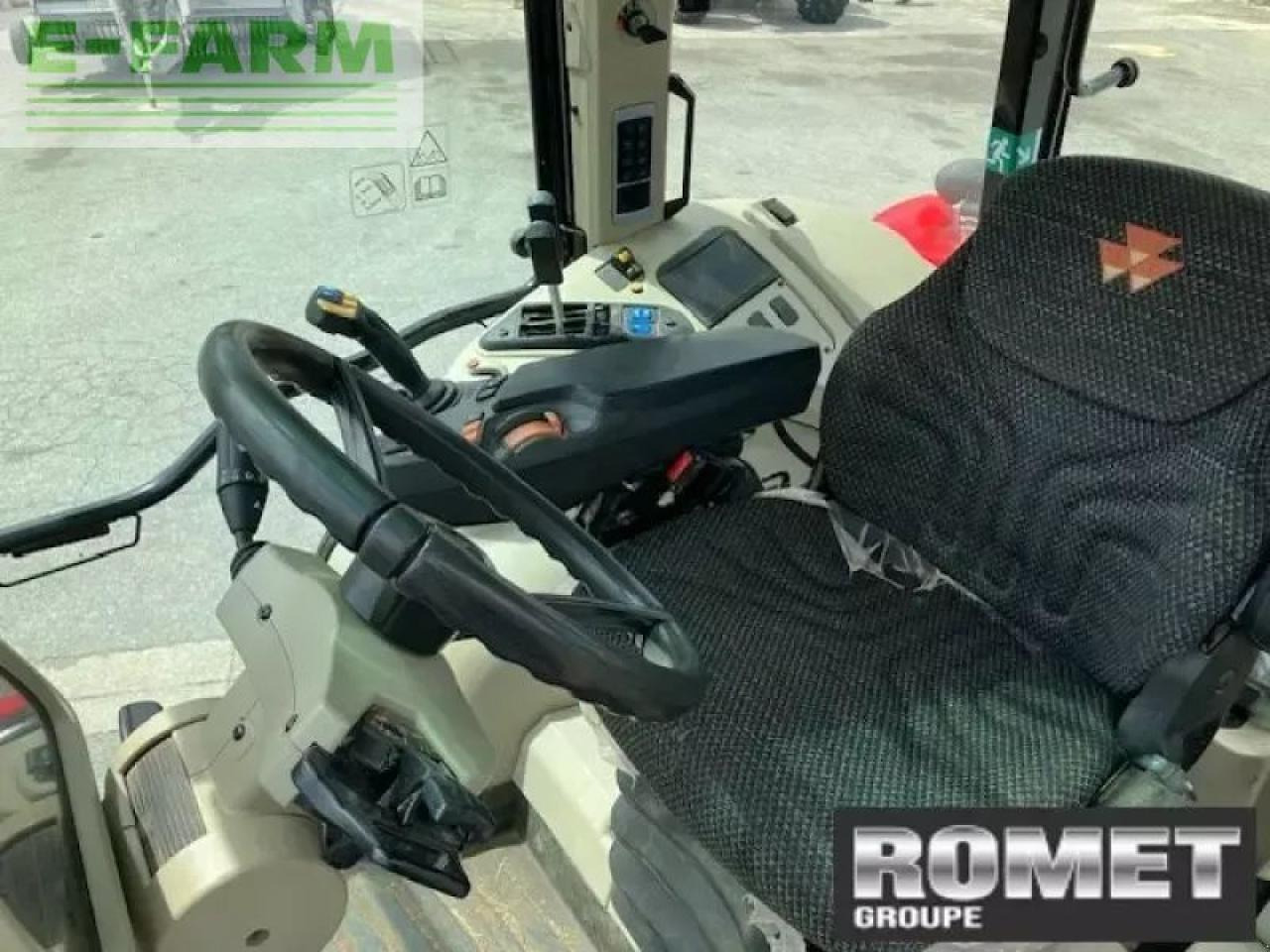 Massey Ferguson 5710 s d4 ef mr - Traktor: 4 kép. Massey Ferguson 5710 s d4 ef mr - Traktor: 4 kép.