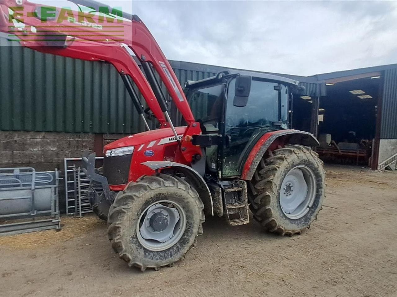 Massey Ferguson 5711 DYNA 4 - Traktor: 5 kép. Massey Ferguson 5711 DYNA 4 - Traktor: 5 kép.