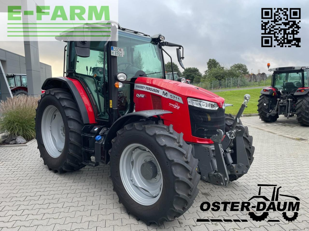 Massey Ferguson 5711 m dyna 4 - Traktor: 3 kép. Massey Ferguson 5711 m dyna 4 - Traktor: 3 kép.
