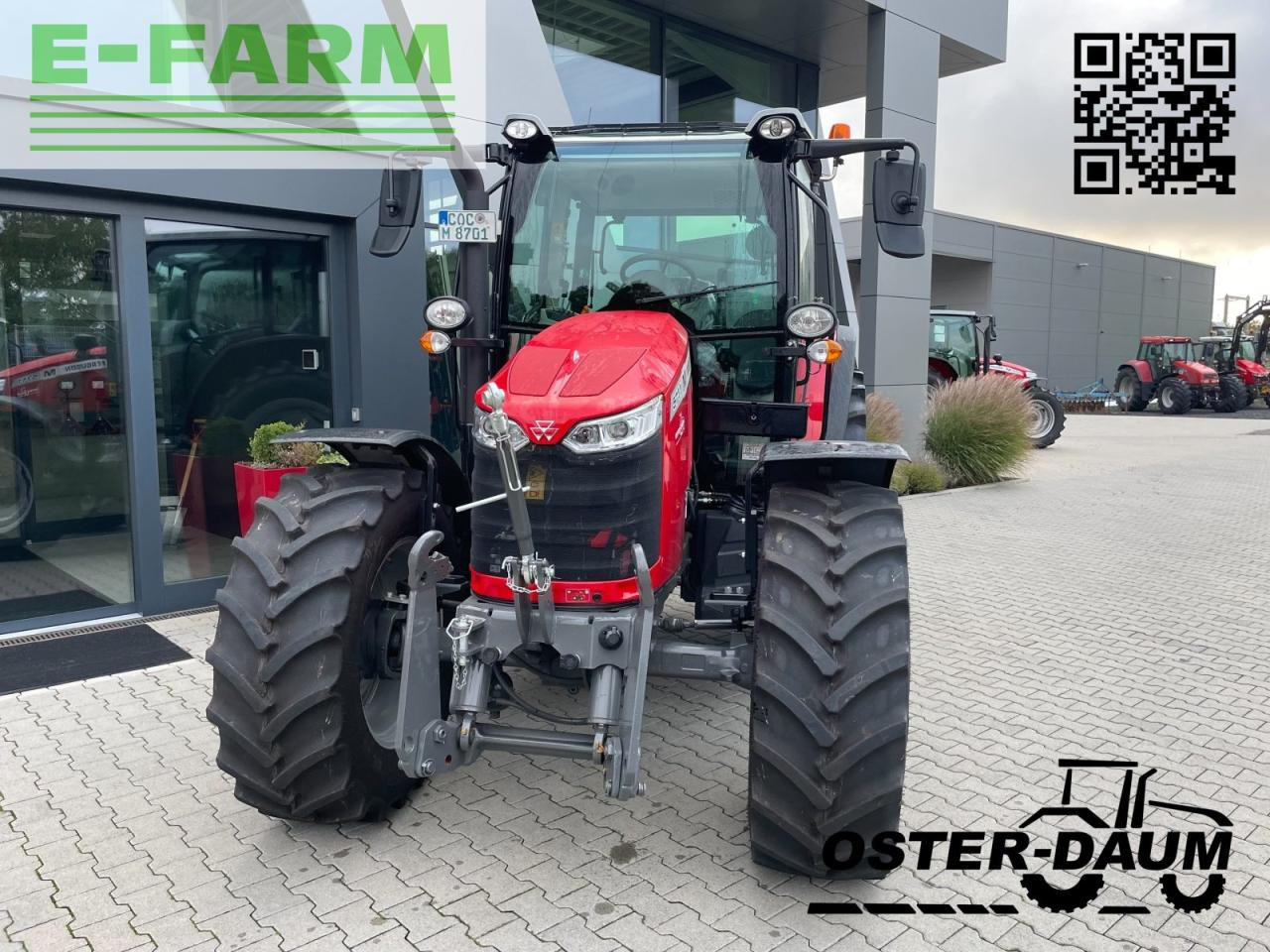 Massey Ferguson 5711 m dyna 4 - Traktor: 2 kép. Massey Ferguson 5711 m dyna 4 - Traktor: 2 kép.