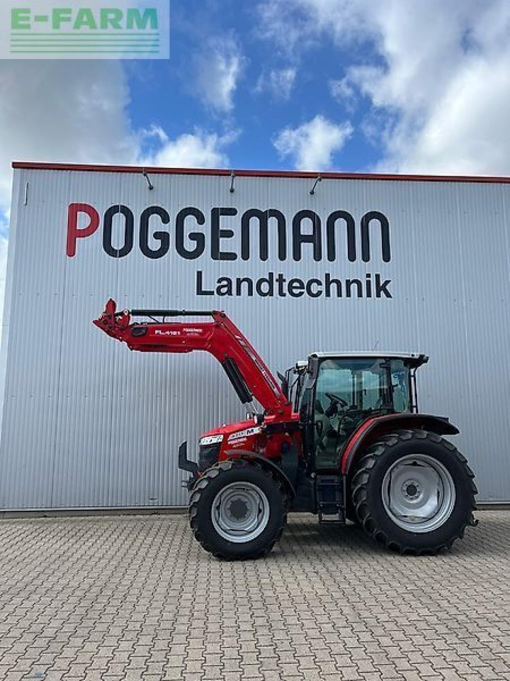 Massey Ferguson 5711m - Traktor: 1 kép. Massey Ferguson 5711m - Traktor: 1 kép.