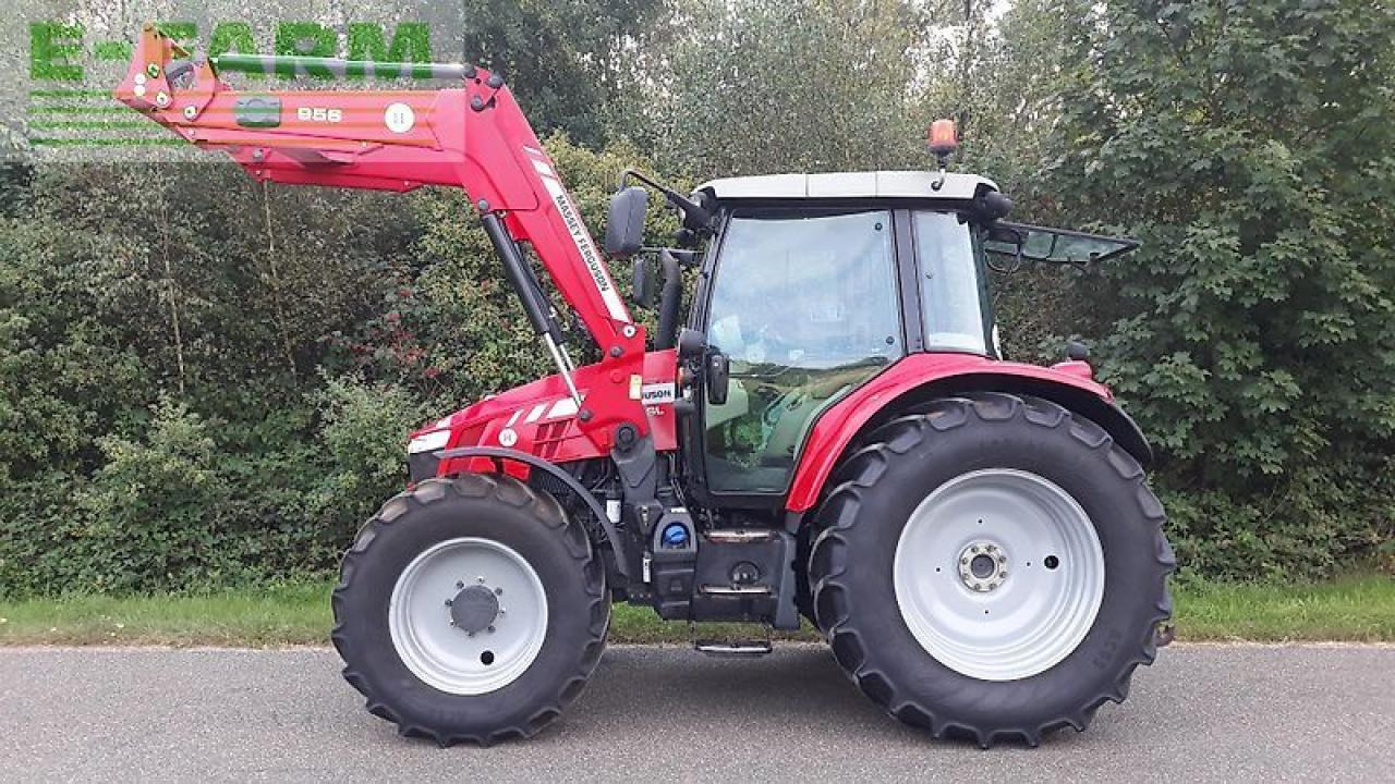 Massey Ferguson 5713 sl - Traktor: 2 kép. Massey Ferguson 5713 sl - Traktor: 2 kép.