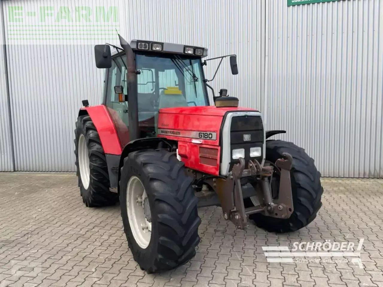 Massey Ferguson 6180 - Traktor: 1 kép. Massey Ferguson 6180 - Traktor: 1 kép.