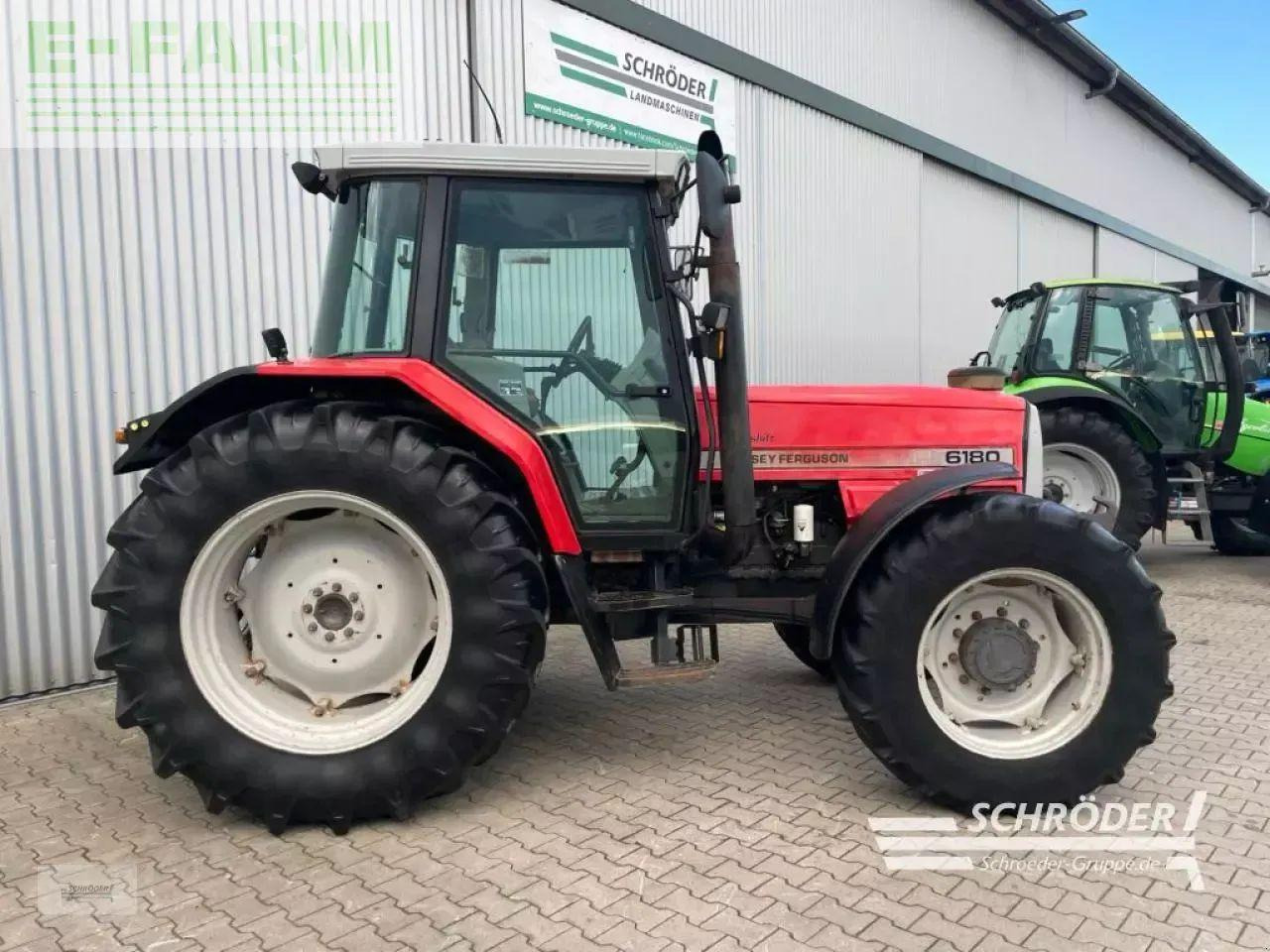 Massey Ferguson 6180 - Traktor: 2 kép. Massey Ferguson 6180 - Traktor: 2 kép.