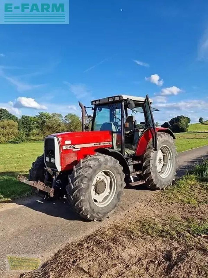 Massey Ferguson 6190 frontzapfwelle, klima - Traktor: 1 kép. Massey Ferguson 6190 frontzapfwelle, klima - Traktor: 1 kép.
