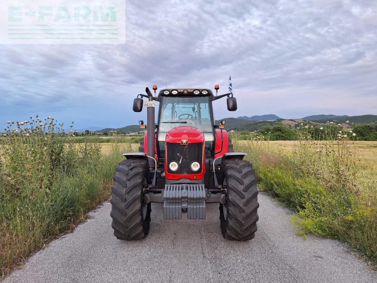 Massey Ferguson 7465 - Traktor: 2 kép. Massey Ferguson 7465 - Traktor: 2 kép.