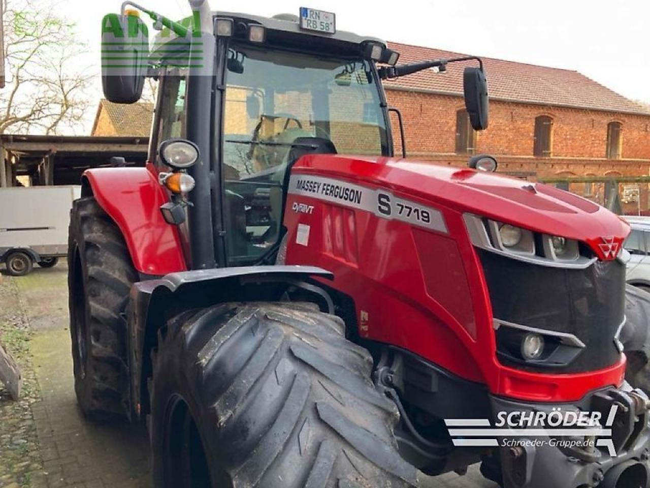 Massey Ferguson 7719 s dyna-vt new exclusive Exclusive - Traktor: 2 kép. Massey Ferguson 7719 s dyna-vt new exclusive Exclusive - Traktor: 2 kép.